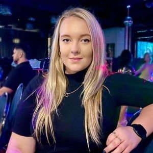 Meet your Posher, Holly